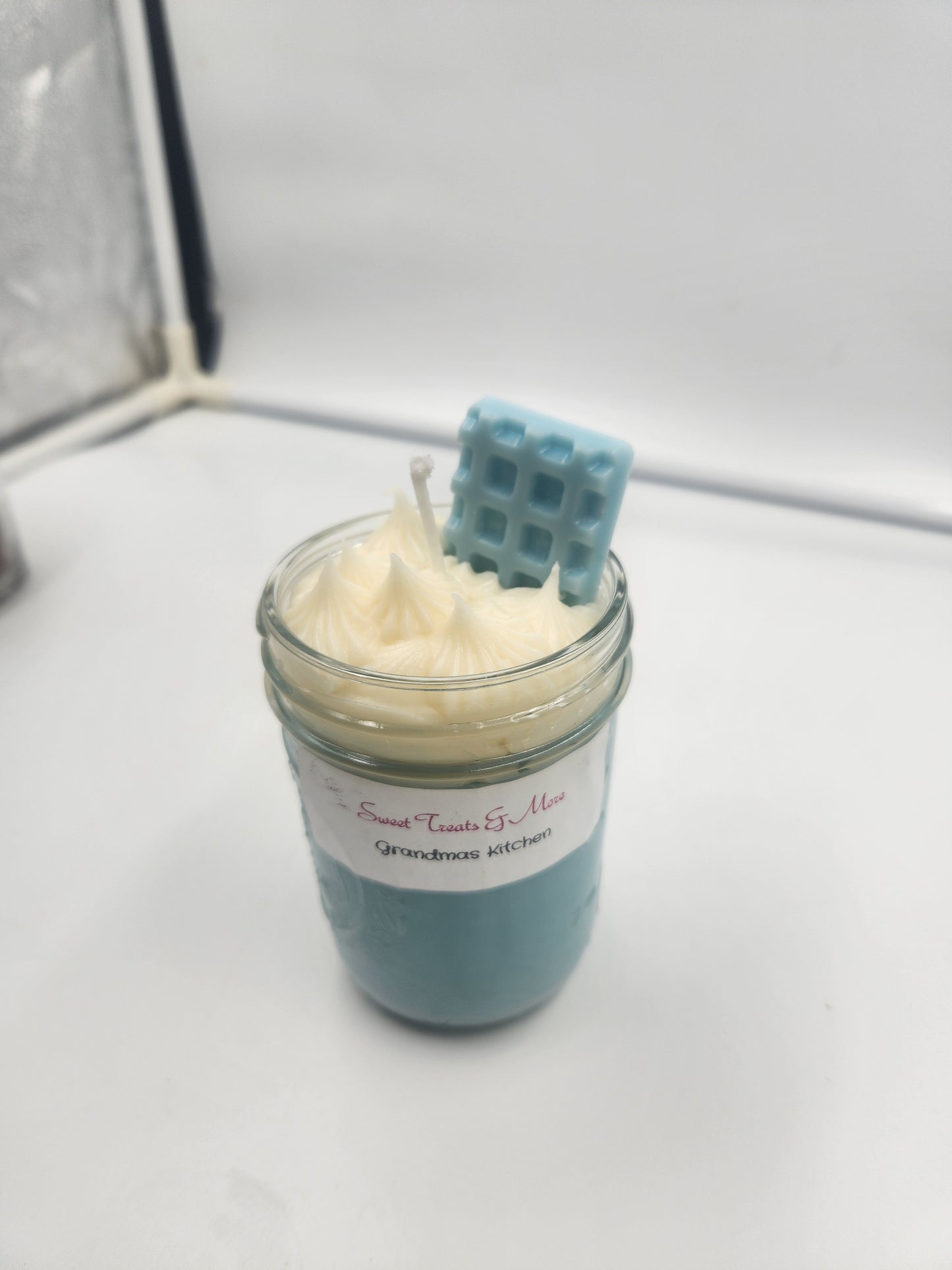 Grandmas kitchen dessert candle 8 oz